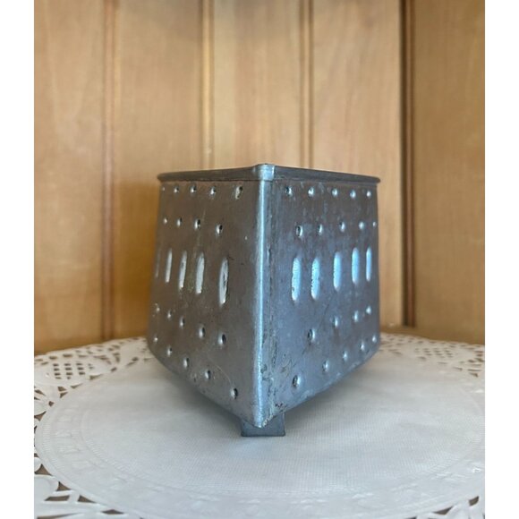 Antique Tin Heart Cheese Mold Strainer Folk Art Primitive Footed Kitchen Decor - Picture 4 of 7